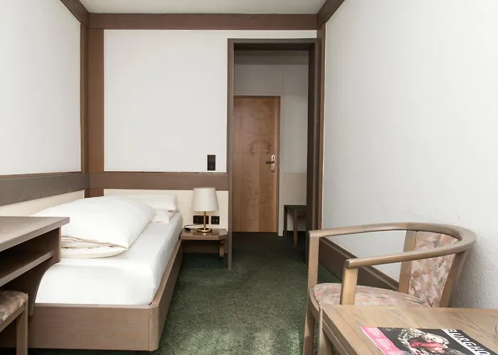 & Restaurant Waldshuter Hof ולדסהוט-טינגן